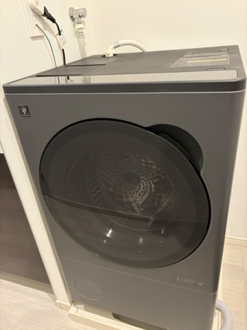 SHARP ES-8XS1ドラム式洗濯乾燥機の設置後の全体像